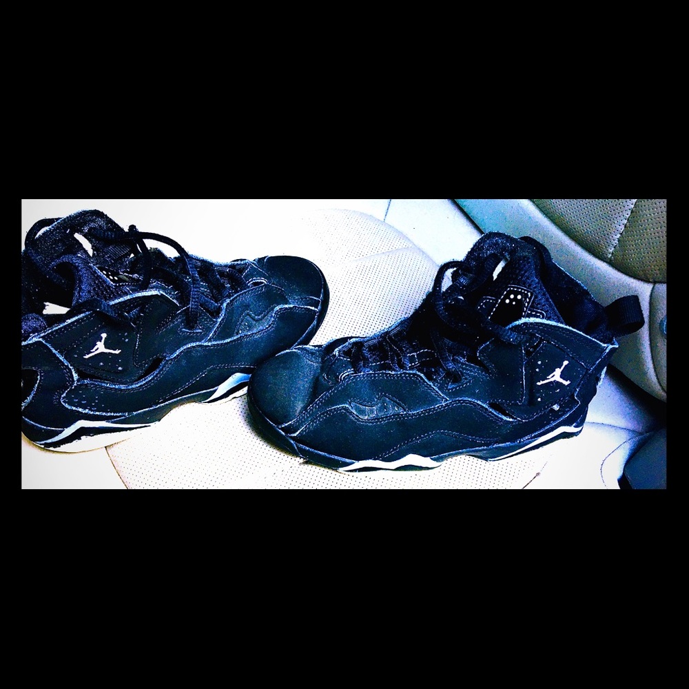 Jordan’s (7 retro/true flight)